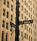 How To Avoid Wall Street Groupthink